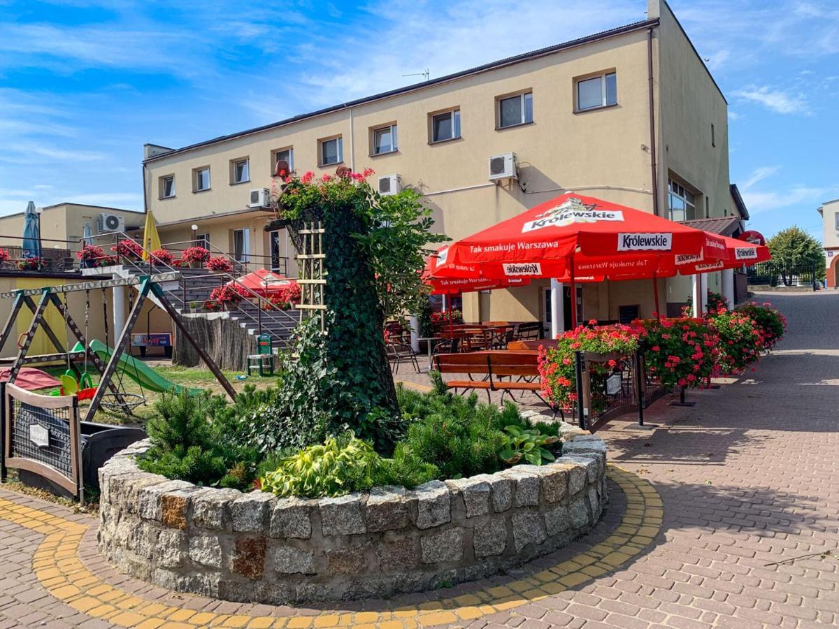 Zamkowa Noclegi Restauracja ドロヒチン エクステリア 写真